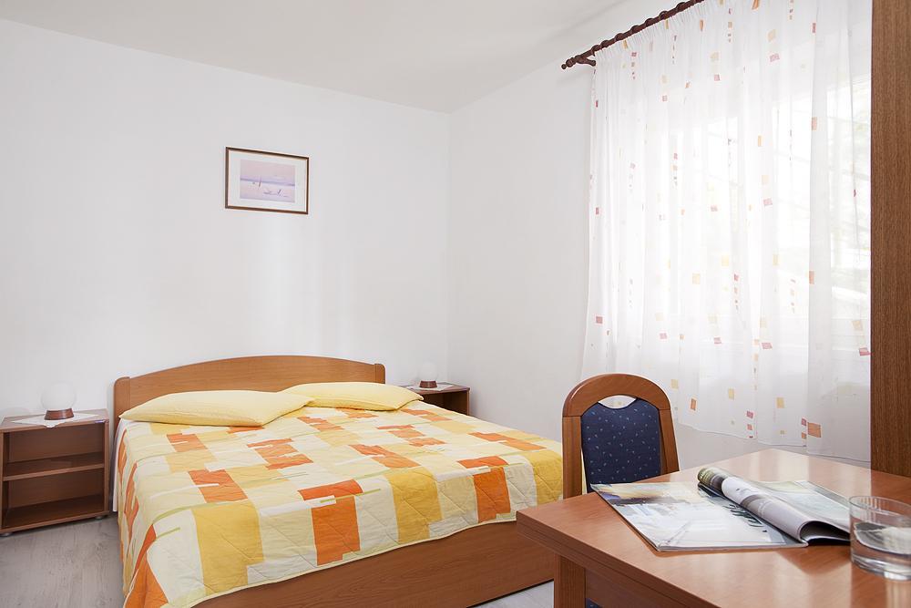 Apartments Iris ราบัซ ภายนอก รูปภาพ