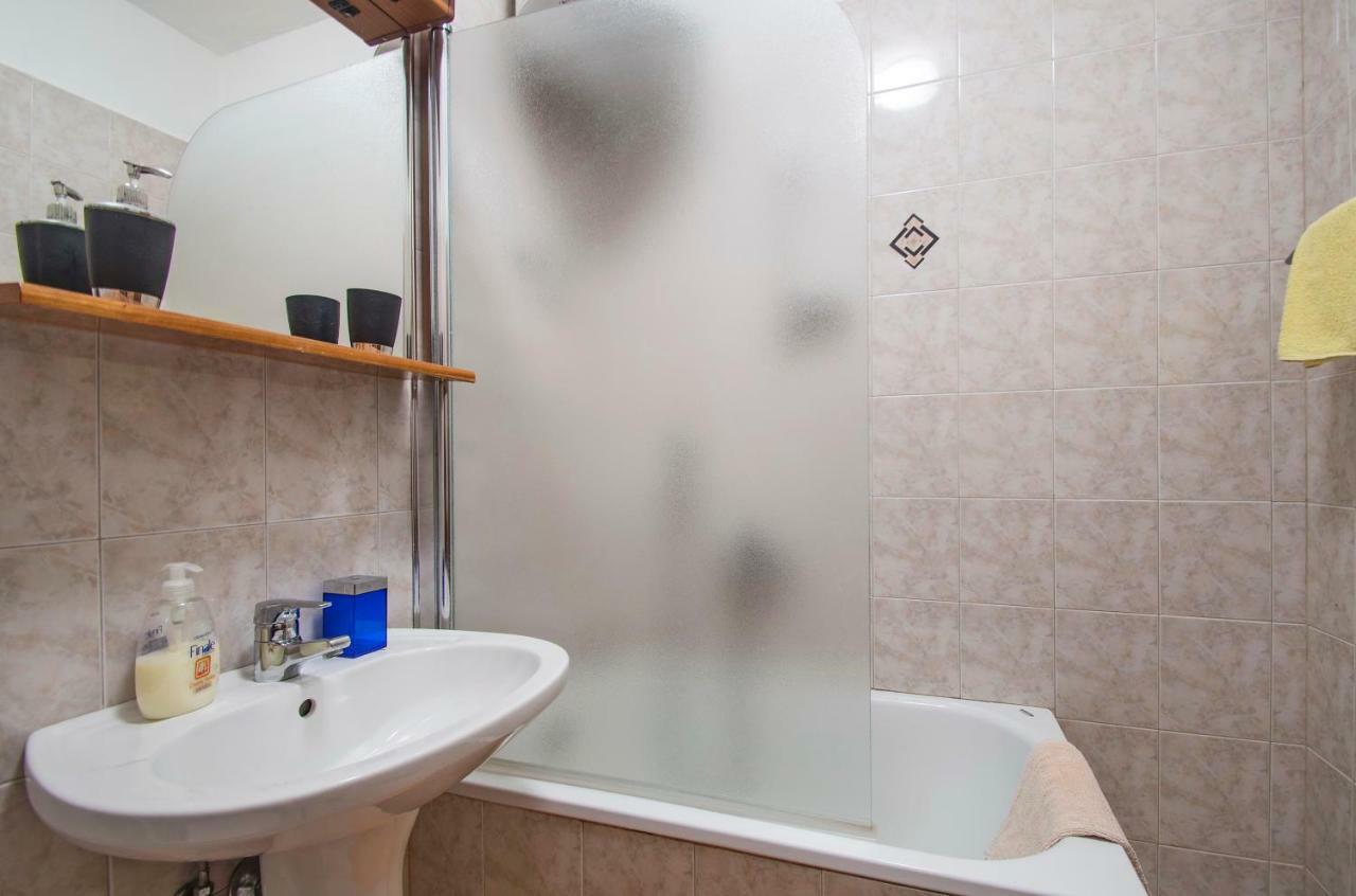 Apartments Iris ราบัซ ภายนอก รูปภาพ